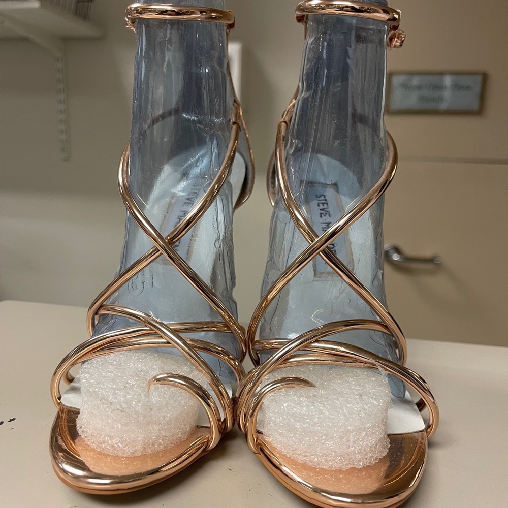 Steve Madden Rose Gold Strappy Heels sz 5